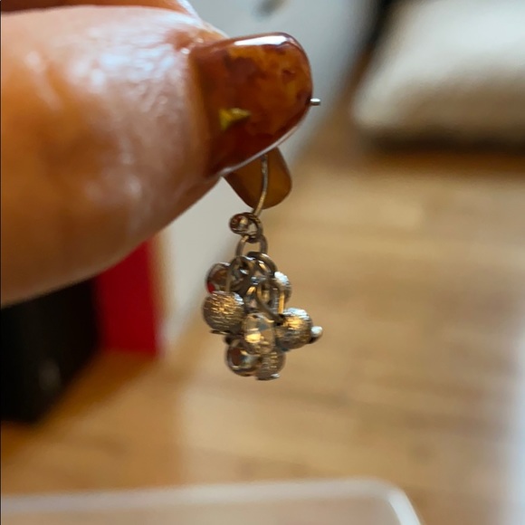 earring - Picture 3 of 4